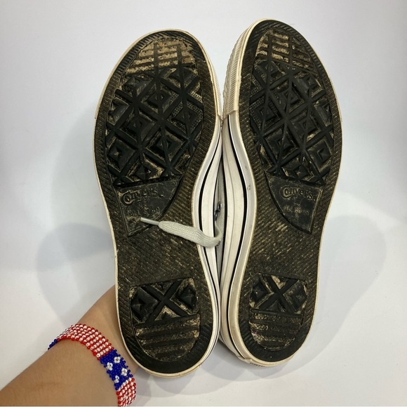 Converse sneakers low top silver size 8.5 women’s - Picture 7 of 8